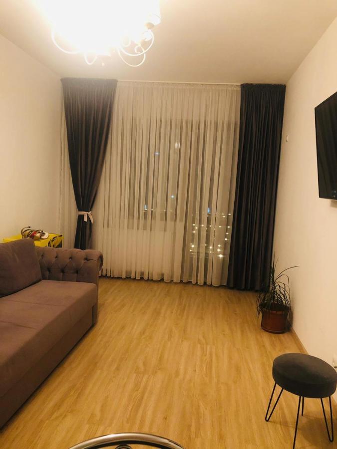 Mnl * Bucarest